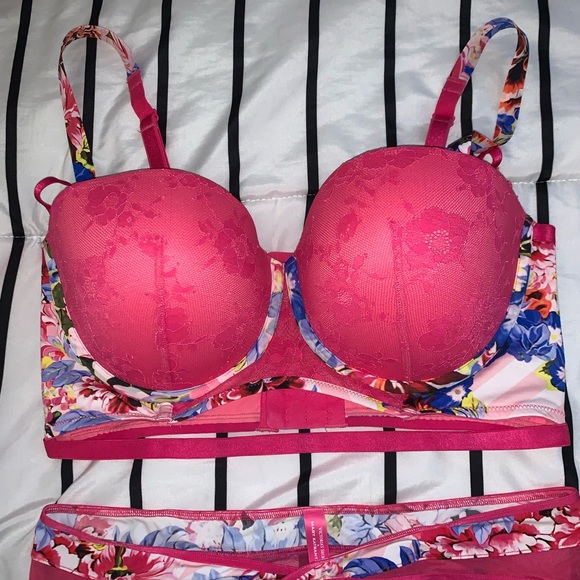 Victoria’s Secret bra and panty set - Picture 3 of 8
